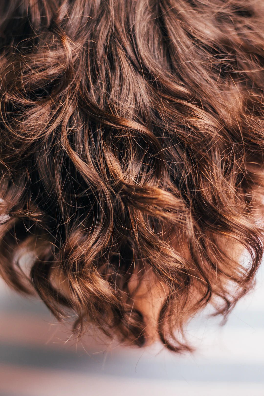 Haarverlängerungen vs. Haarverdichtungen: Der große Unterschied - SOLOH