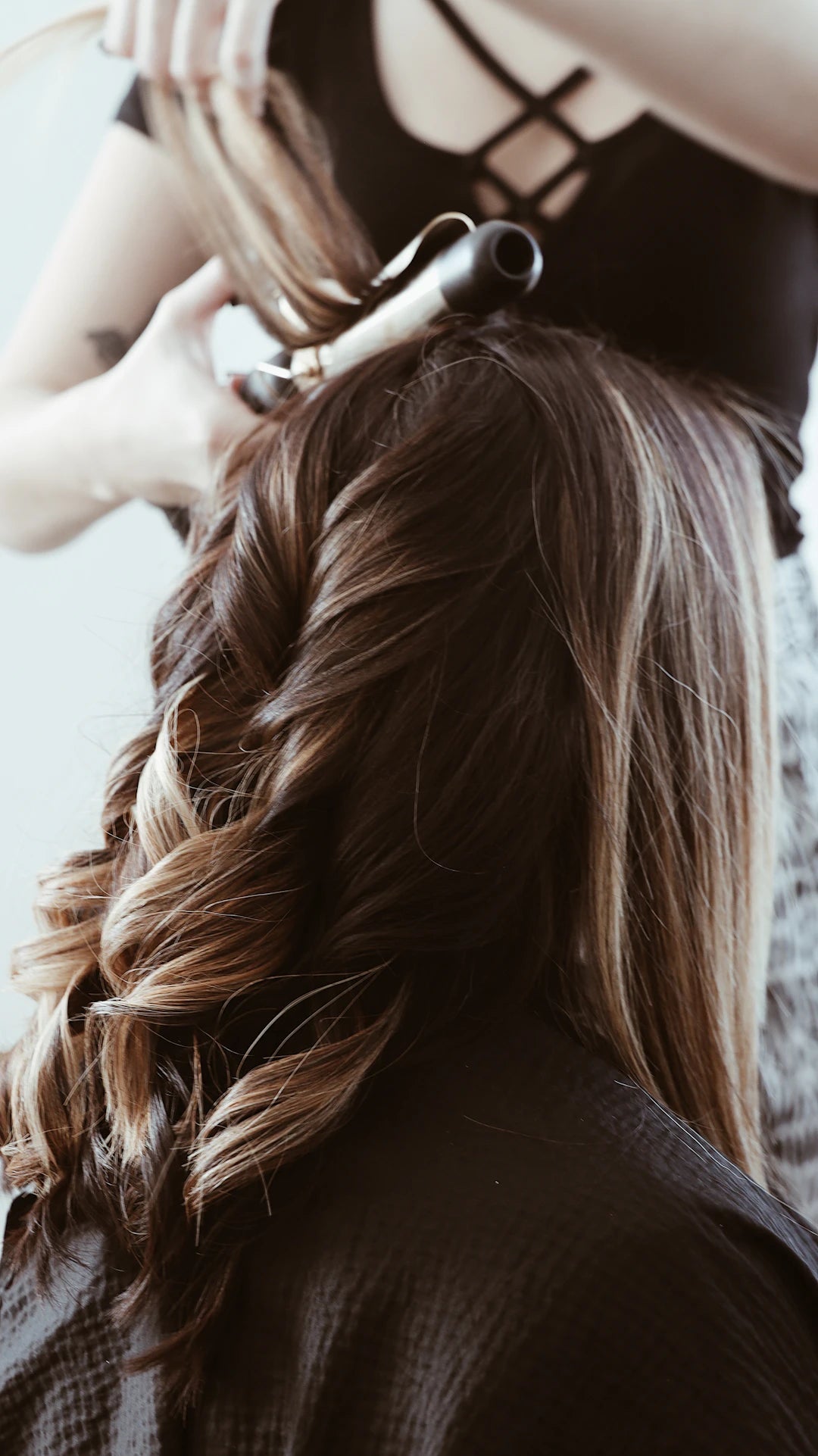 Schäden vermeiden: Sicheres Styling mit Haarverlängerungen - SOLOH